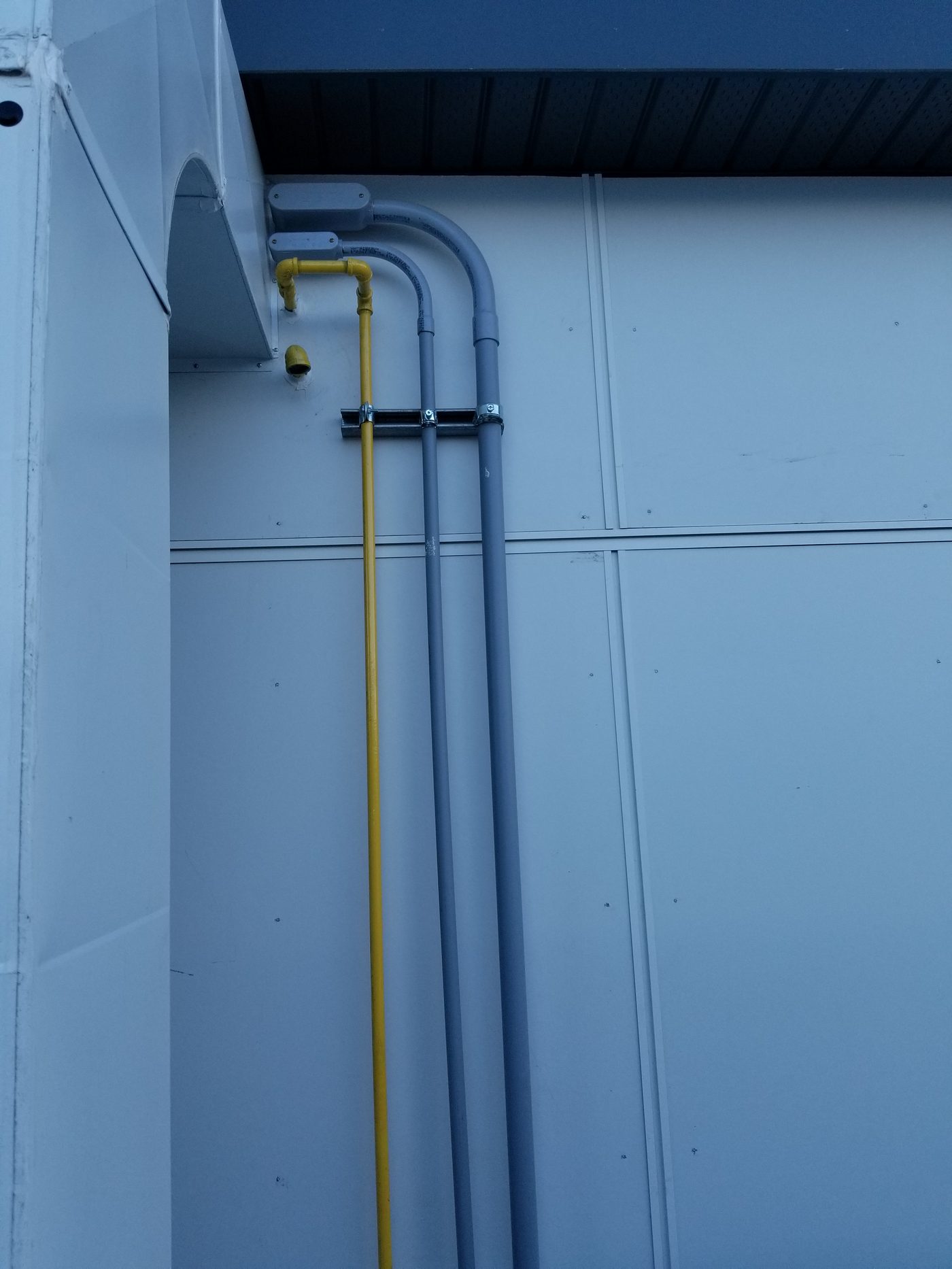 Rooftop unit service run